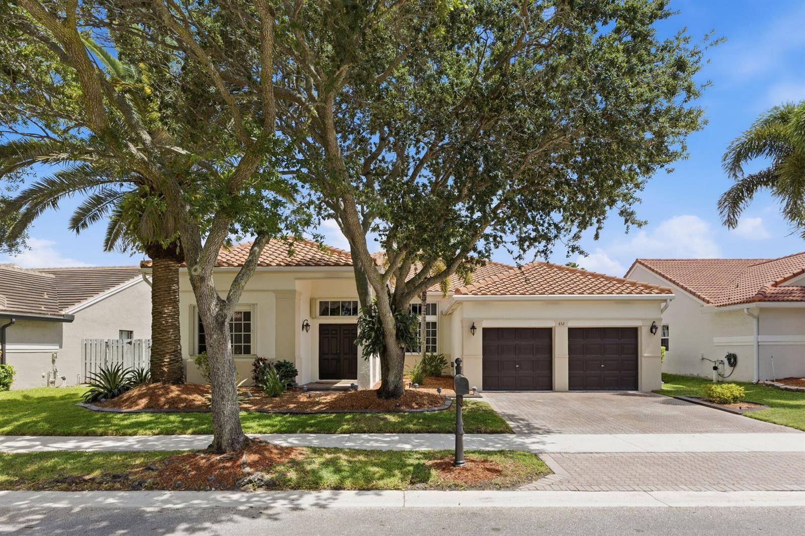 832 HeritageWeston - picture
