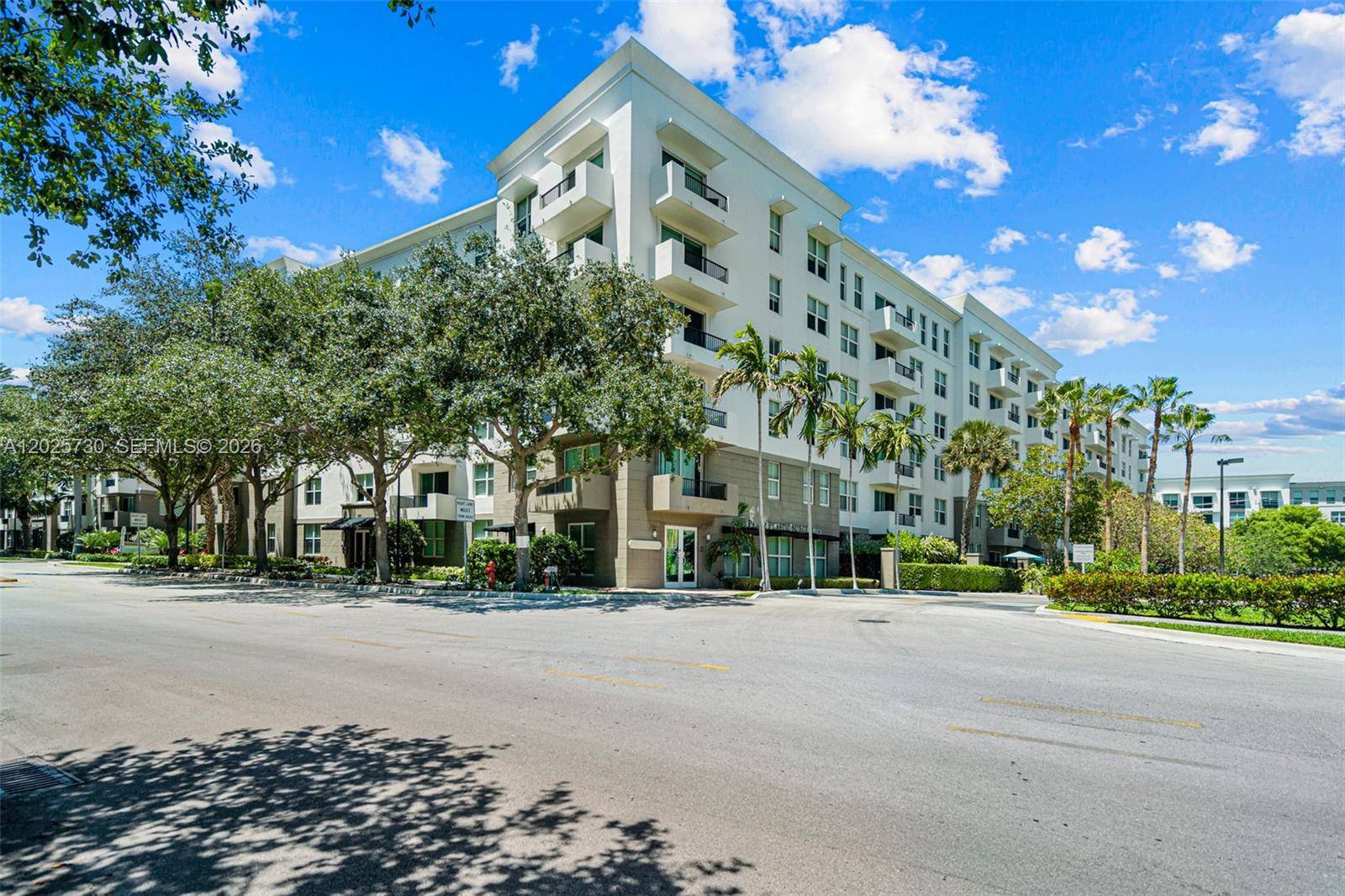 2421 NE 65th StFort Lauderdale - Condo 5+ Stories,Condo condo unit 408 - picture