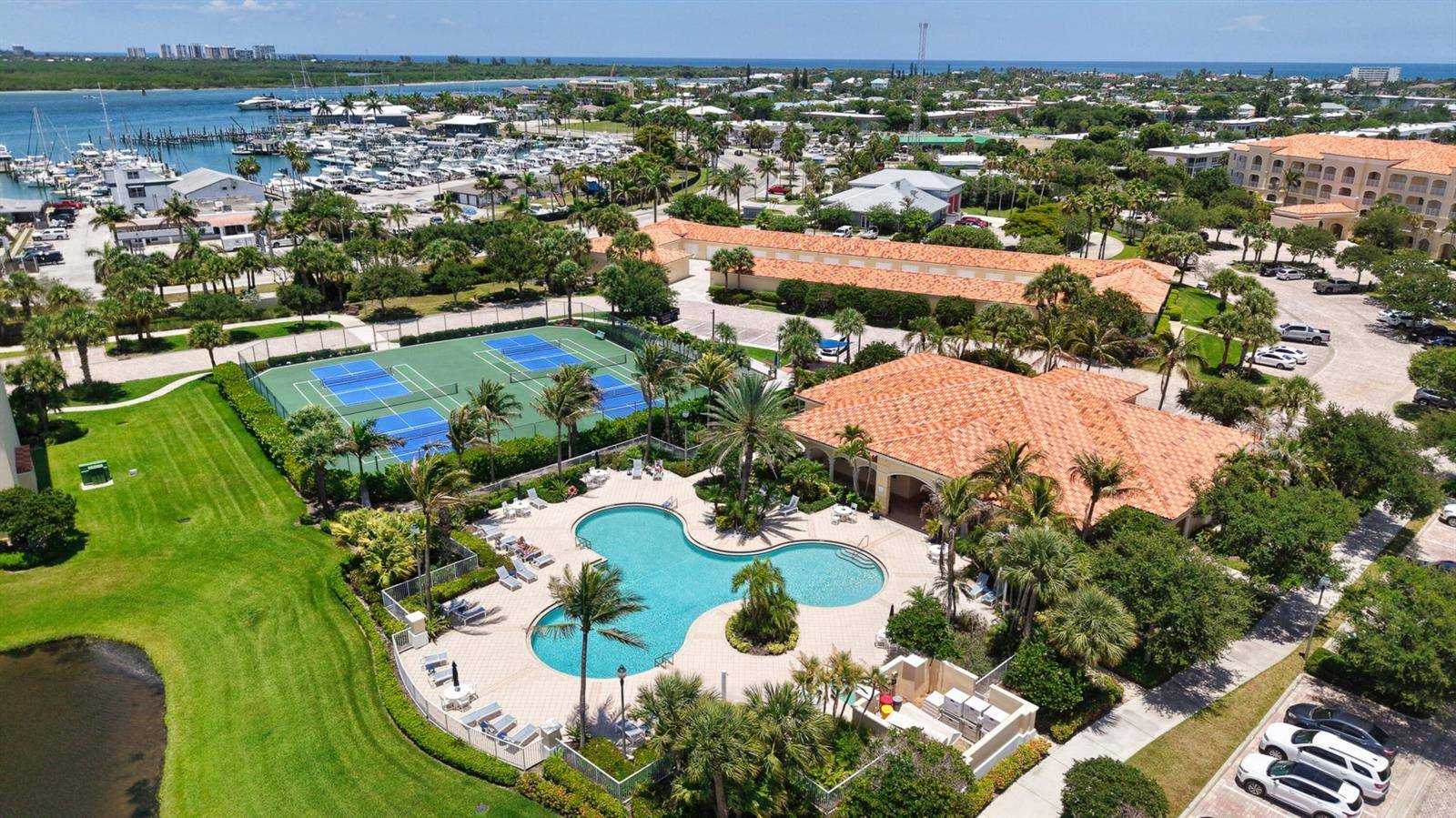 34 Harbour Isle DrFort Pierce - HARBOUR ISLE AT HUTCHINSON condo unit 204 - picture