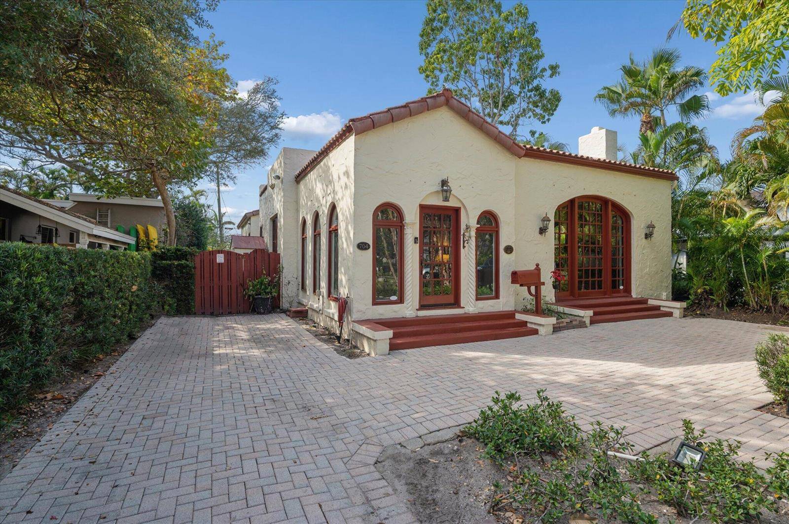 704 SE 8thFort Lauderdale - picture