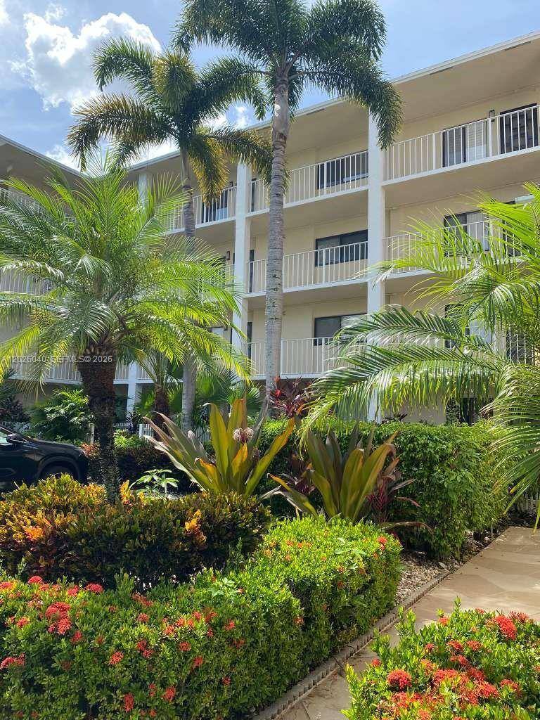 7350 Kinghurst DrDelray Beach - Condo/Co-Op/Seasonal,Condo condo unit 305 - picture
