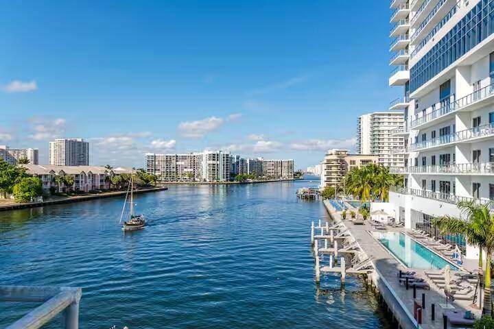4010 S OceanHollywood - 4010 SOUTH OCEAN CONDO condo unit R2404 - picture