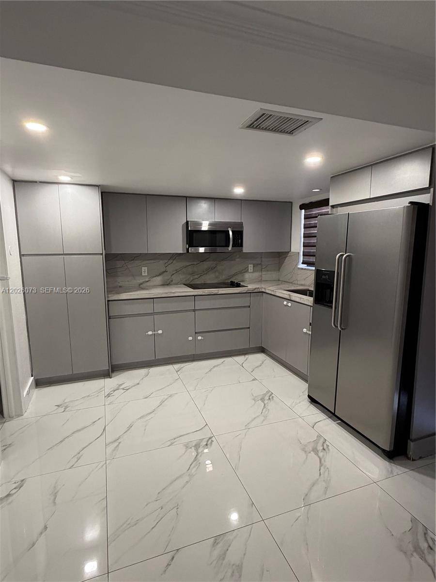 8430 NW 8th StMiami - MIDWAY FOREST CONDO condo unit B11 - picture