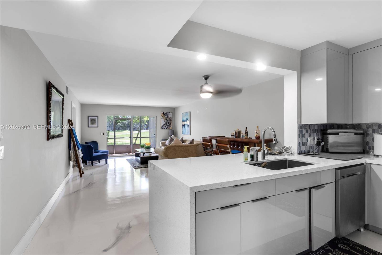 900 SW 128th AvePembroke Pines - BUCKINGHAM AT CENTURY VIL condo unit 105D - picture