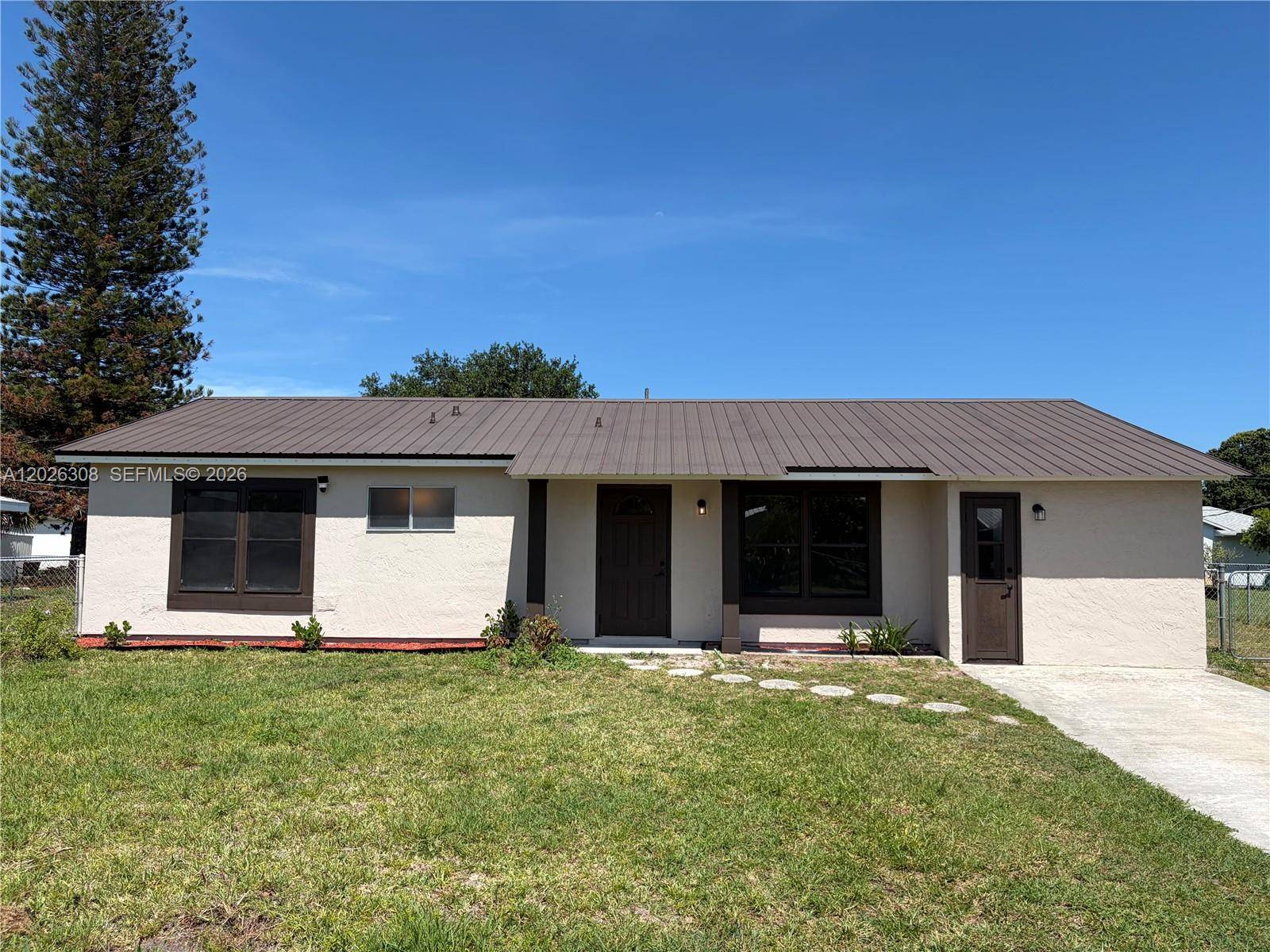 653 NE Atlas AvenuePalm Bay - picture