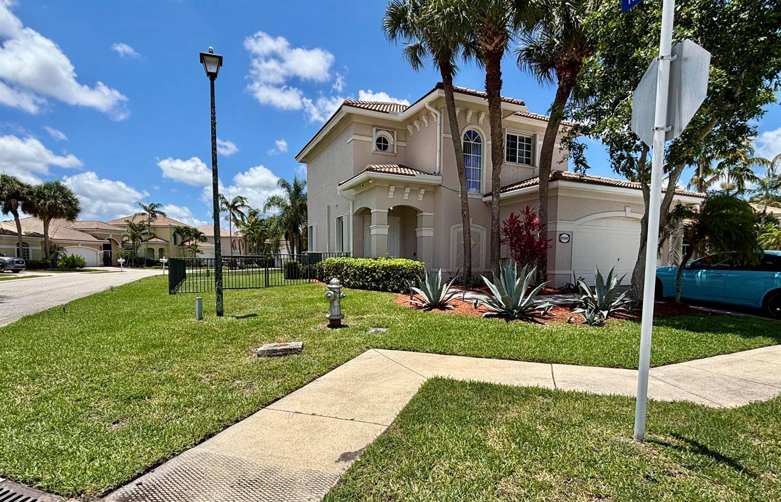 8586 White CayWest Palm Beach - picture