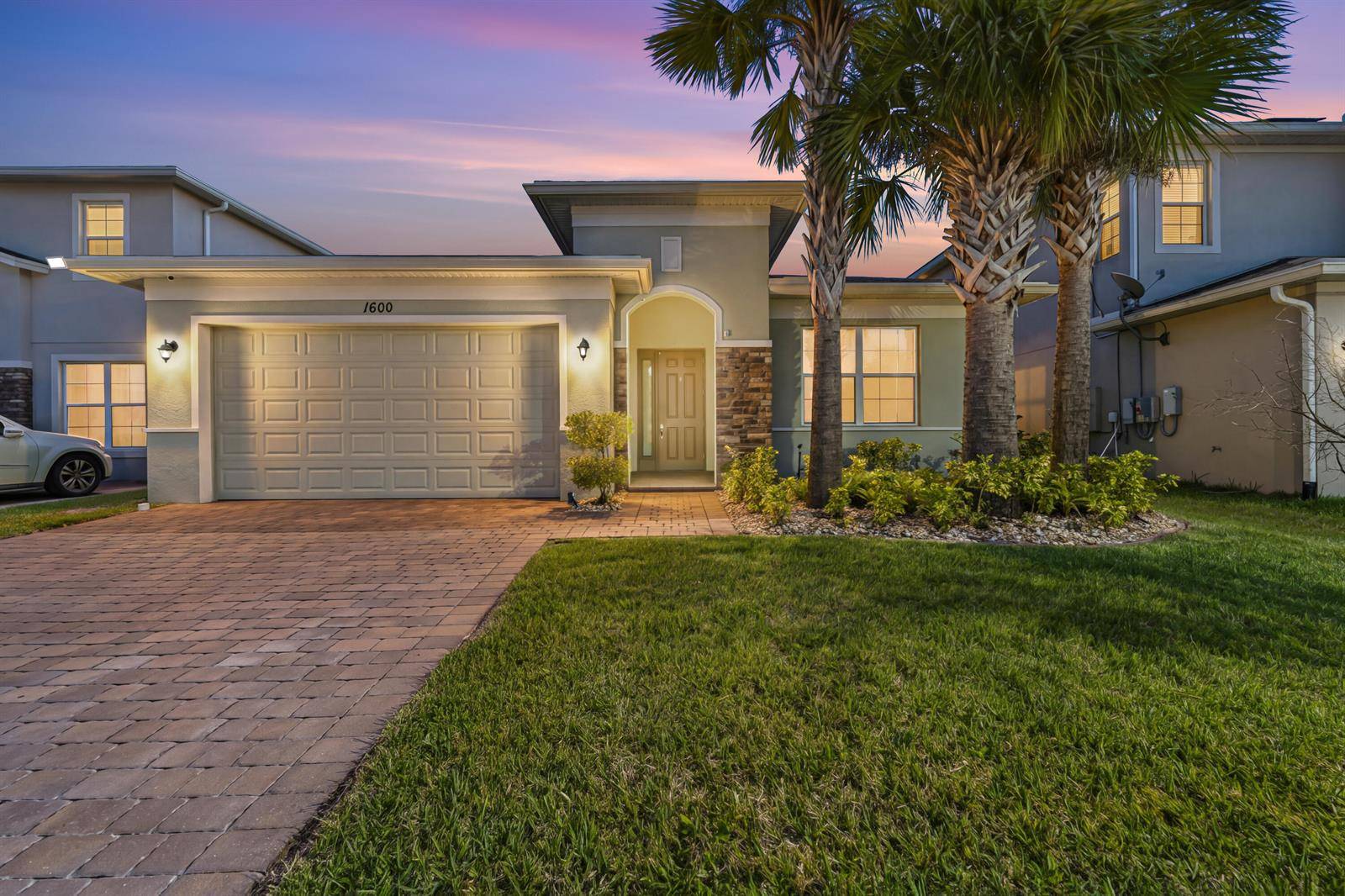 1600 NW VivancoPort St. Lucie - picture