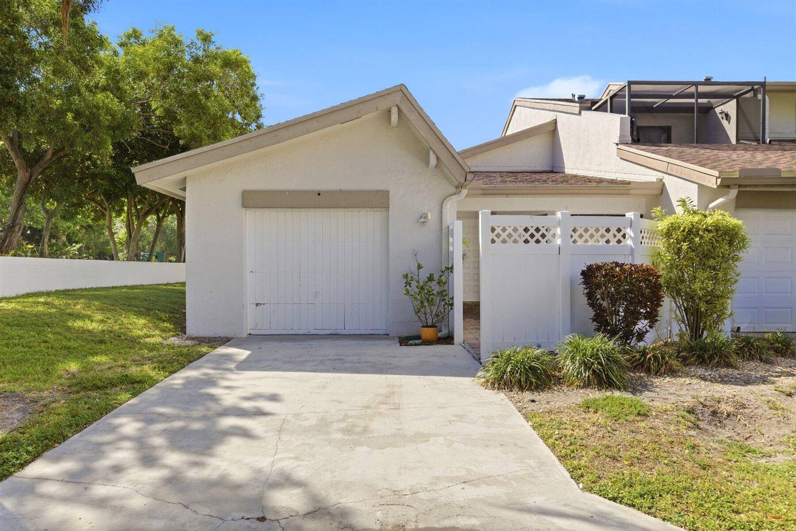 6670 Canary PalmBoca Raton - picture