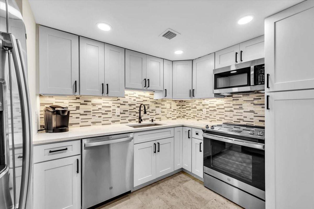 3909 N OceanFort Lauderdale - Condo condo unit 210 - picture
