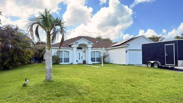 2326 SW AntiqueraPort St. Lucie - picture