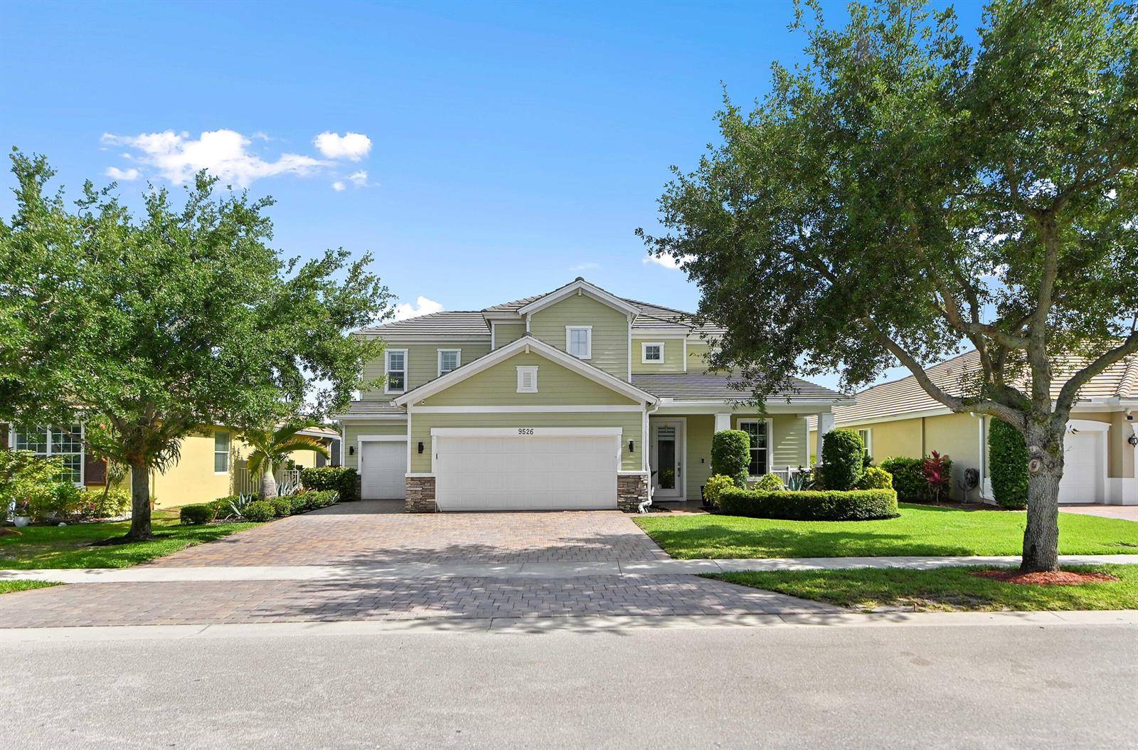 9526 WranglerLake Worth - picture