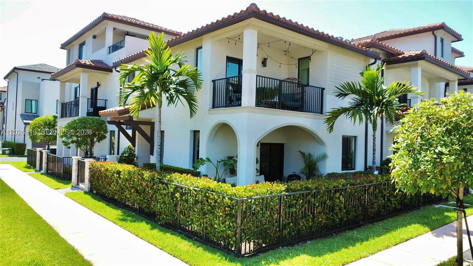 4718 NW 83rd PkwyDoral - picture