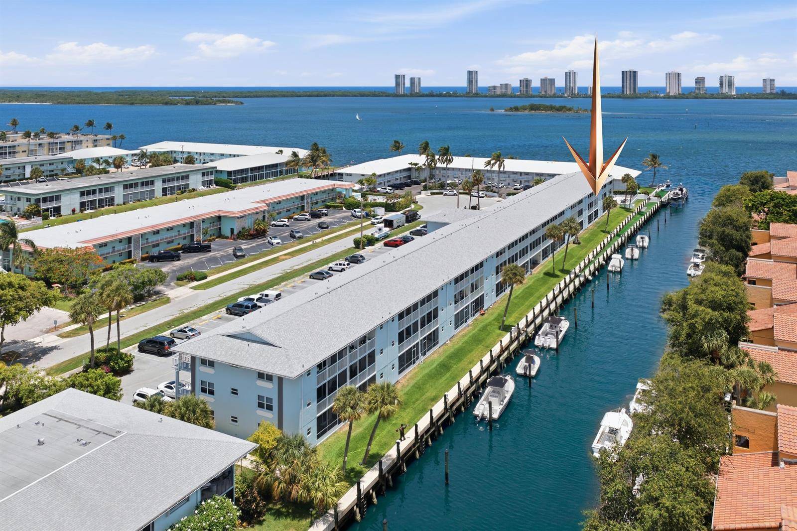 120 LehaneNorth Palm Beach - SANDPIPER COND APTS LTS 18 condo unit 202 - picture