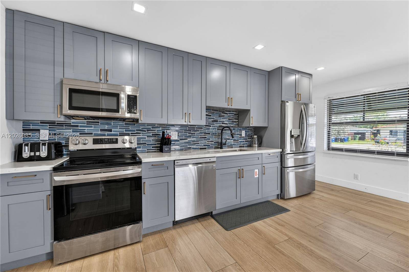 825 SW 14th StFort Lauderdale - Duplex/Tri/Quad-Annual,Multi Family condo unit 827 - picture