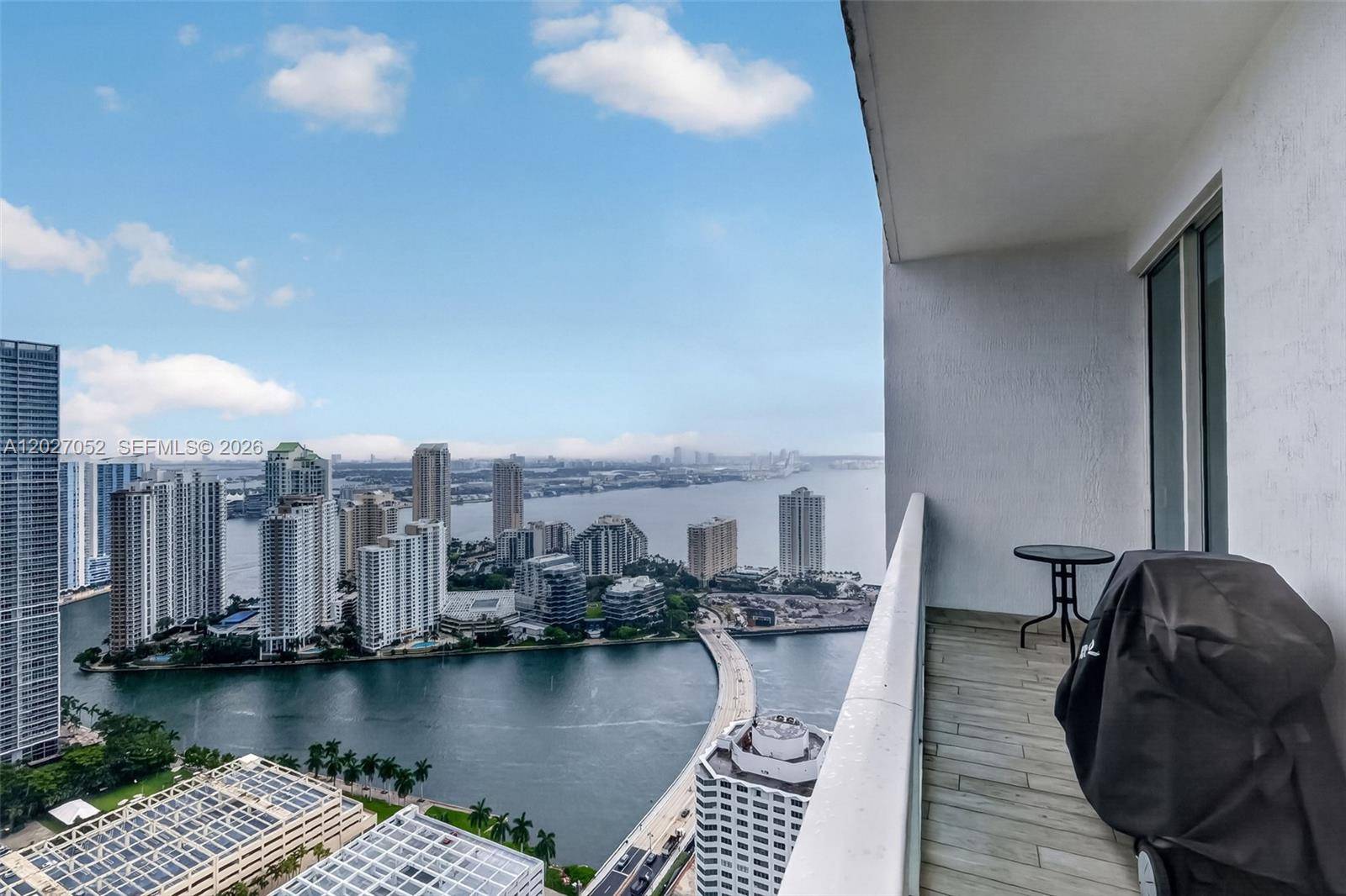 950 Brickell Bay DrMiami - THE PLAZA 851 BRICKELL CO condo unit 4504 - picture