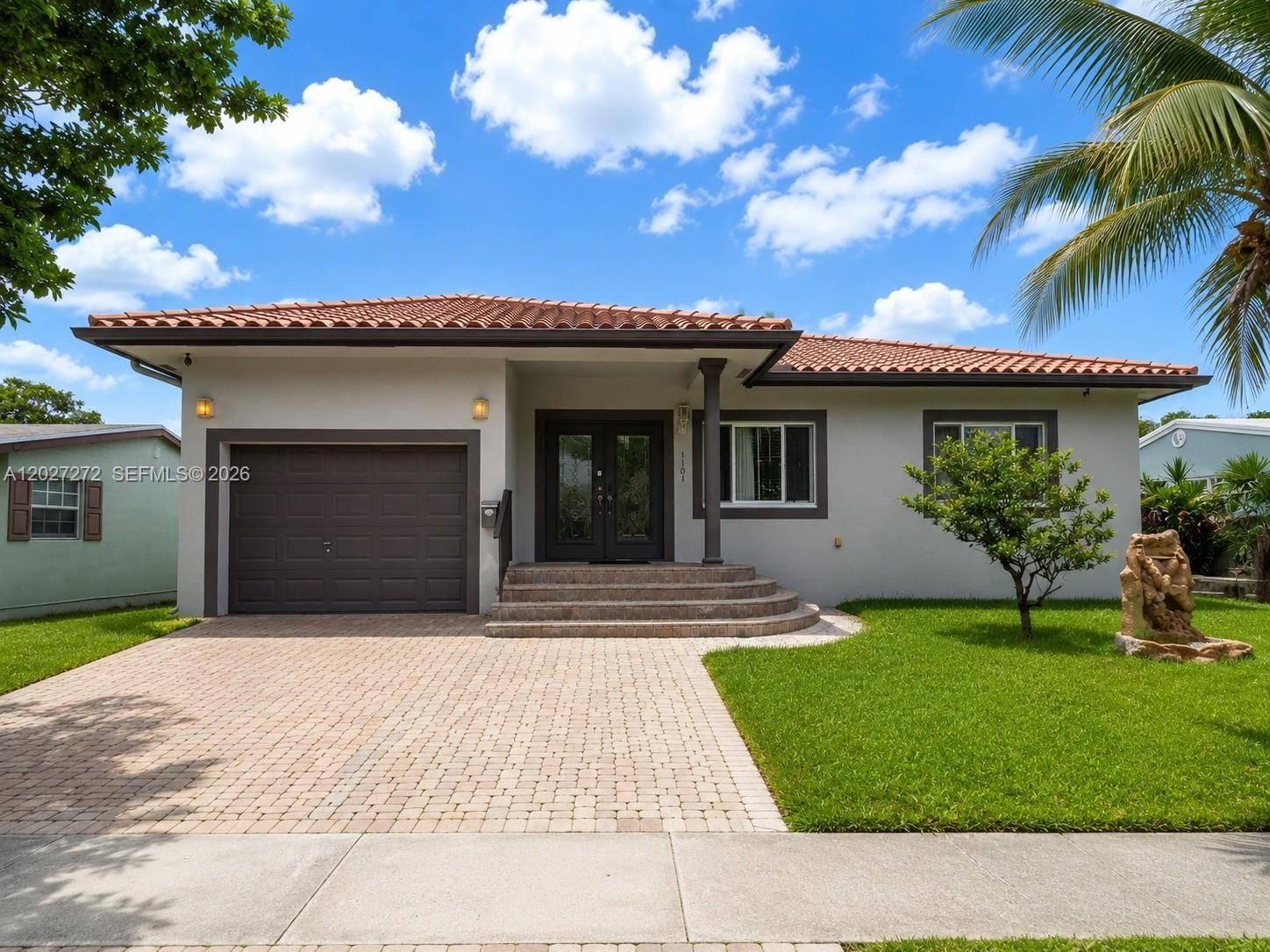 1101 NE 2nd StHallandale Beach - picture