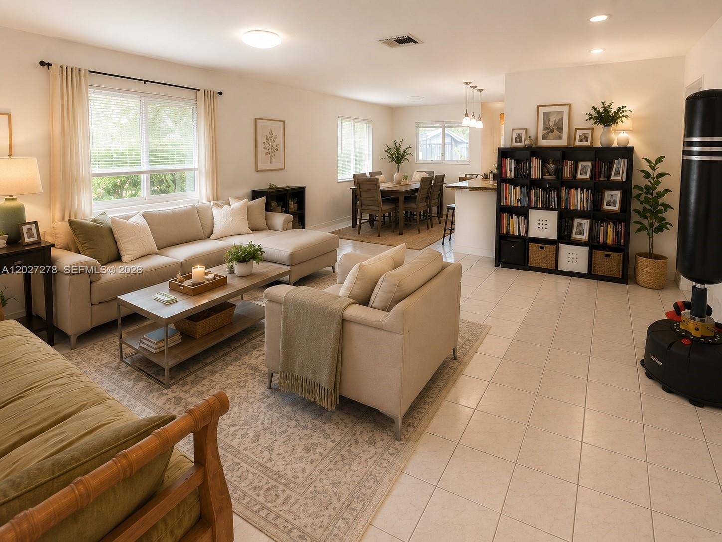 901 NE 2nd StHallandale Beach - picture
