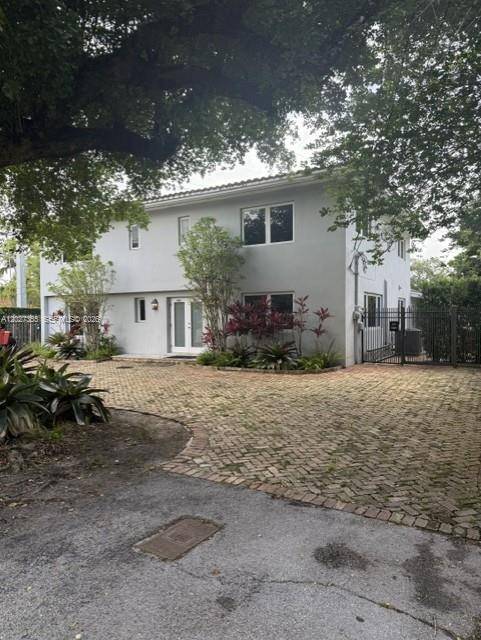 4805 University DrCoral Gables - Duplex/Tri/Quad-Annual,Multi Family condo unit 4803 - picture