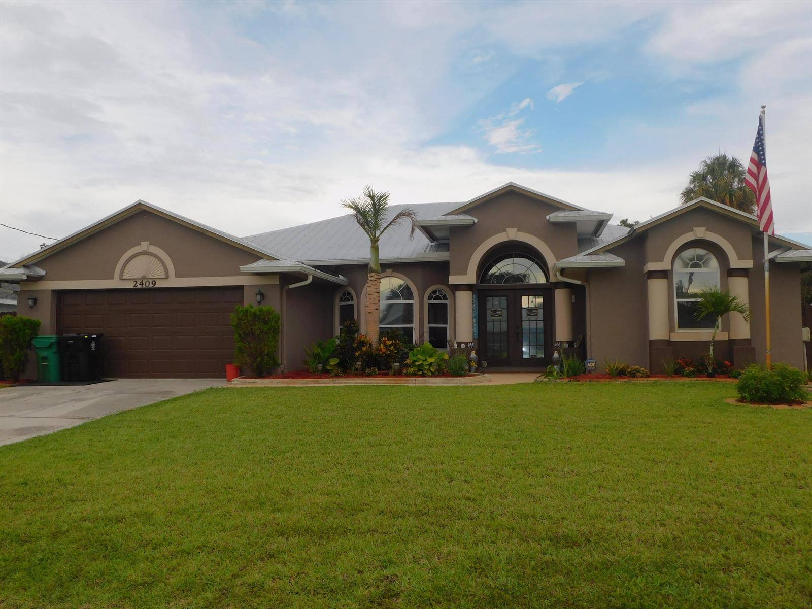 2409 SW WashingtonPort St. Lucie - picture