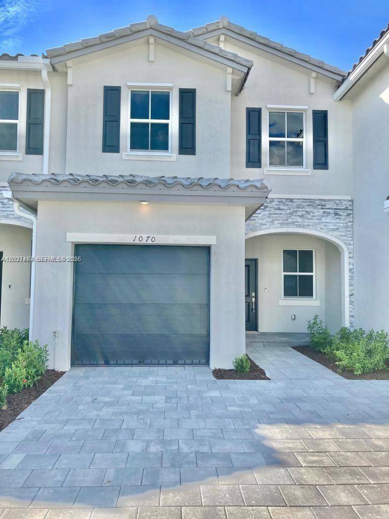 1070 SE 26th TerHomestead - picture