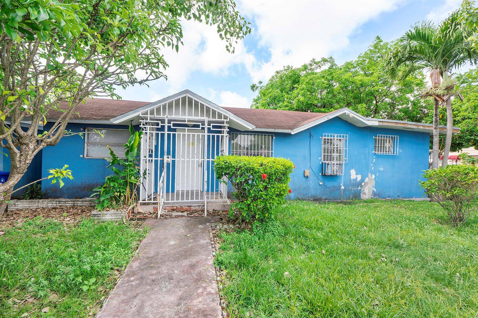 2476 NW 15thMiami - picture