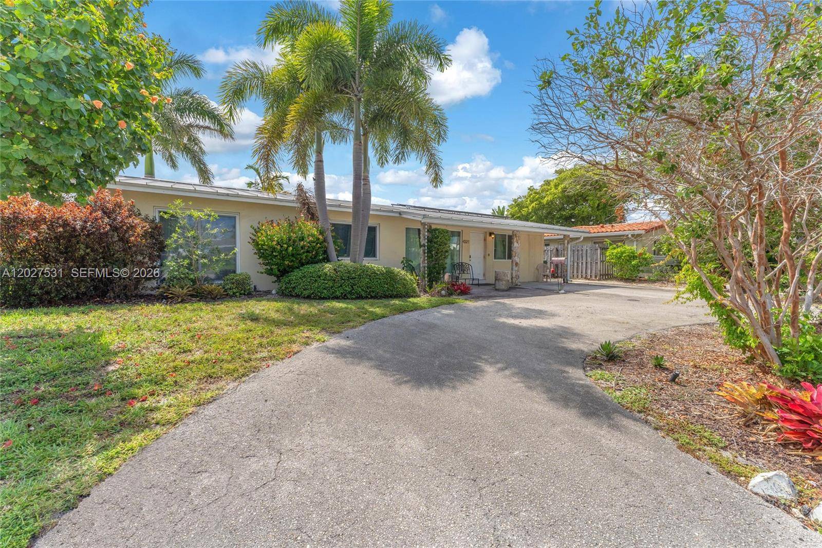 4321 NE 15th TerOakland Park - picture