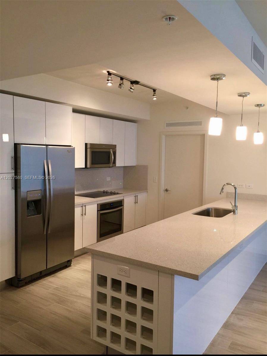 999 SW 1st AveMiami - Condo 5+ Stories,Condo condo unit 2005 - picture