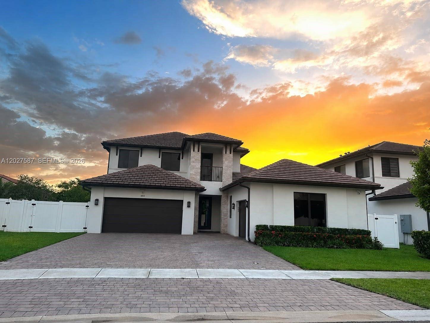 4572 SW 178th AveMiramar - picture