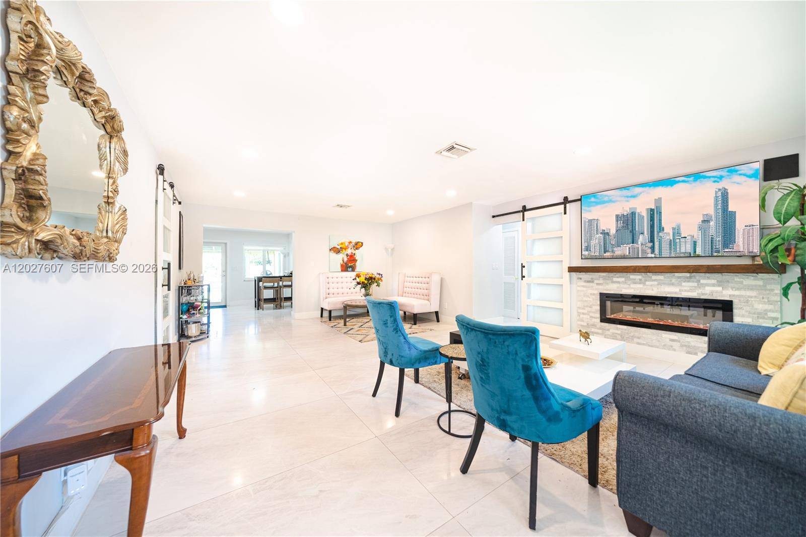1101 NE 5th StHallandale Beach - picture