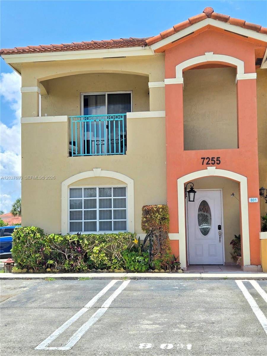 7255 NW 173rd DrHialeah - BONITA GOLF VIEW TOWNVILL condo unit 801-8 - picture