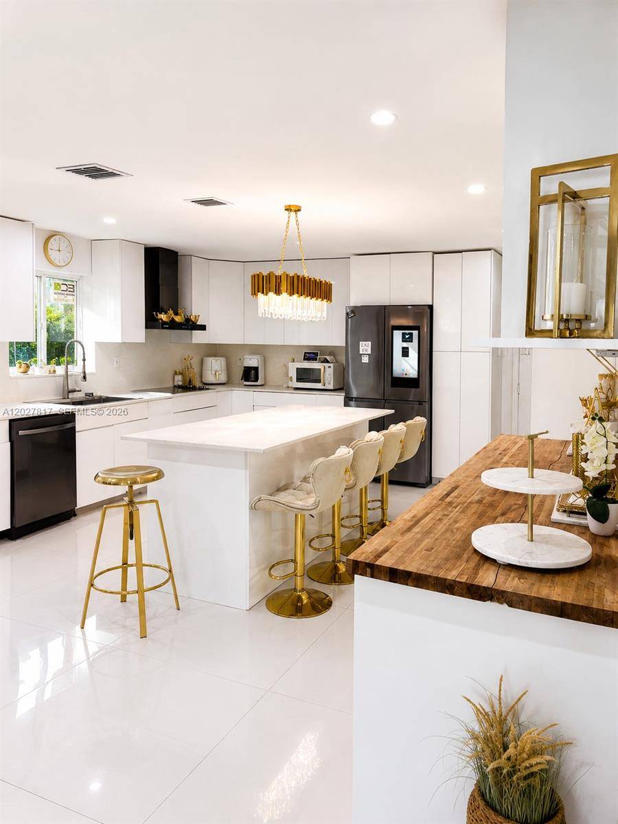 5343 NW 184th StMiami Gardens - picture