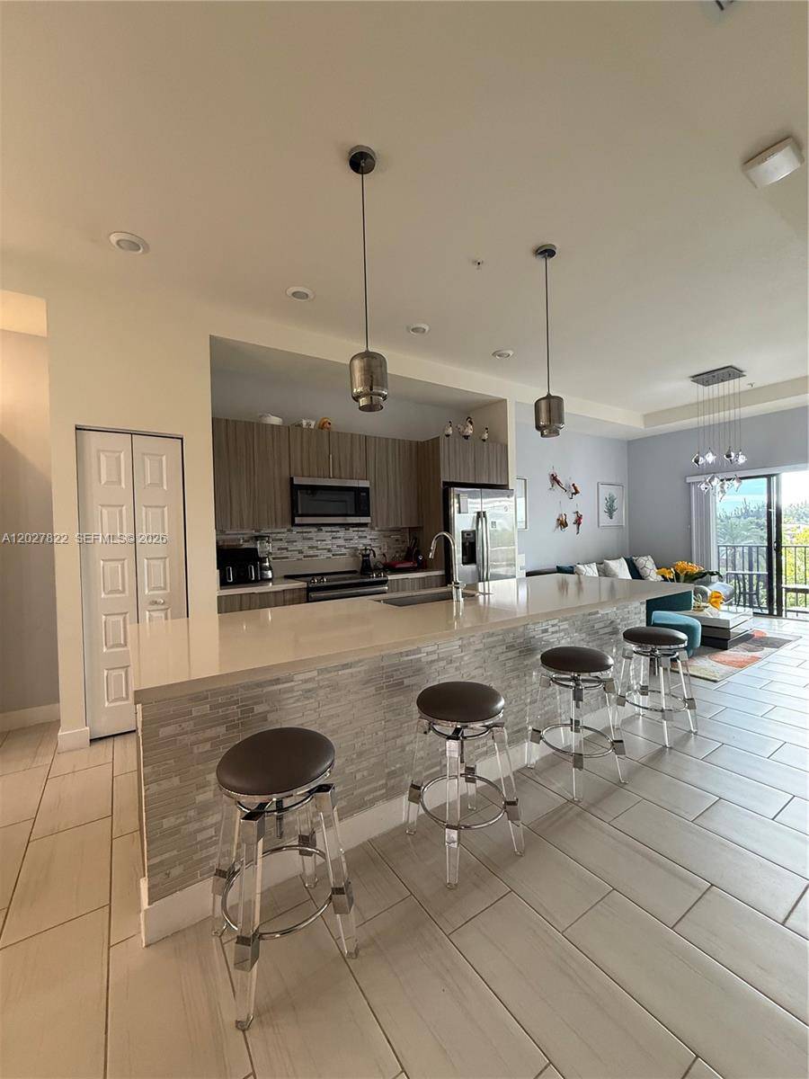 7815 NW 104th AveDoral - APEX AT PARK CENTRAL COND condo unit 32 - picture