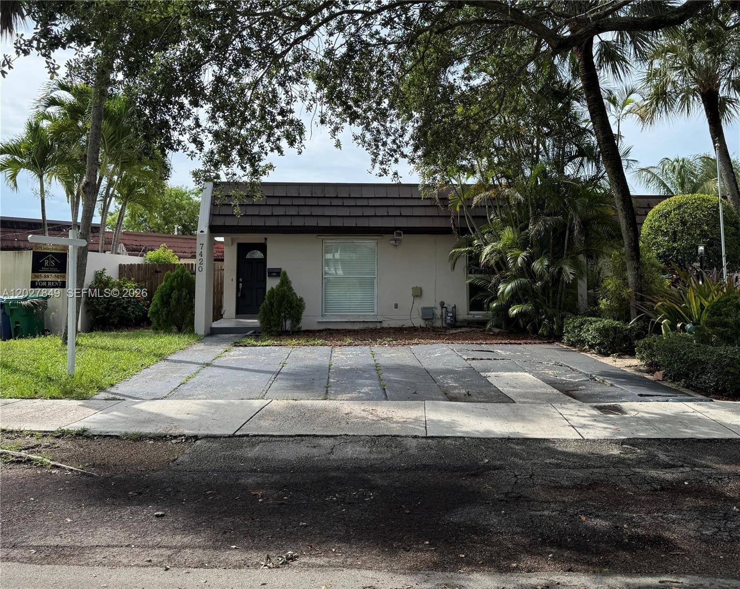 7420 Big Cypress DrMiami Lakes - picture