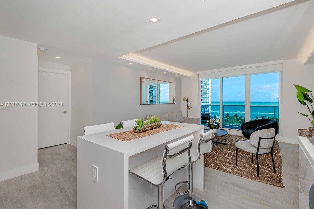 2301 Collins AveMiami Beach - Condo/Co-Op/Seasonal,Condo condo unit 739 - picture