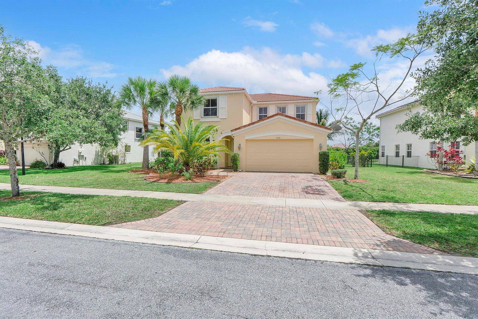 2392 BellarosaRoyal Palm Beach - picture