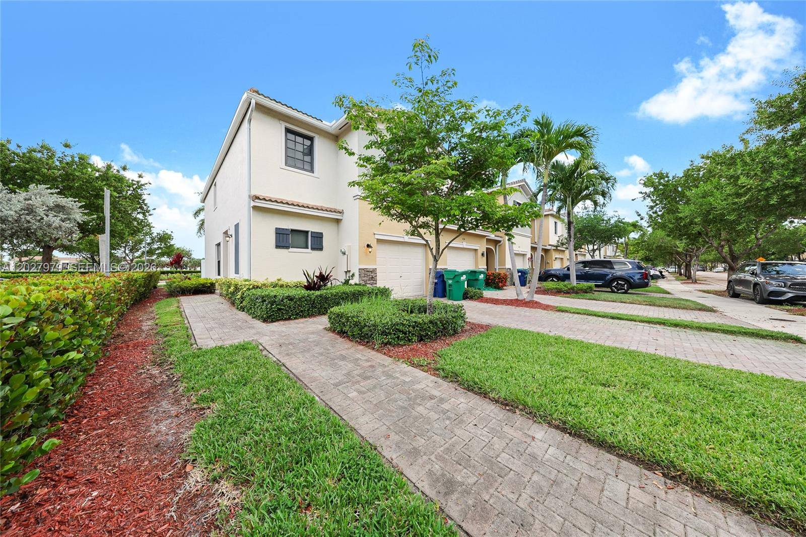476 NE 194th TerMiami - picture