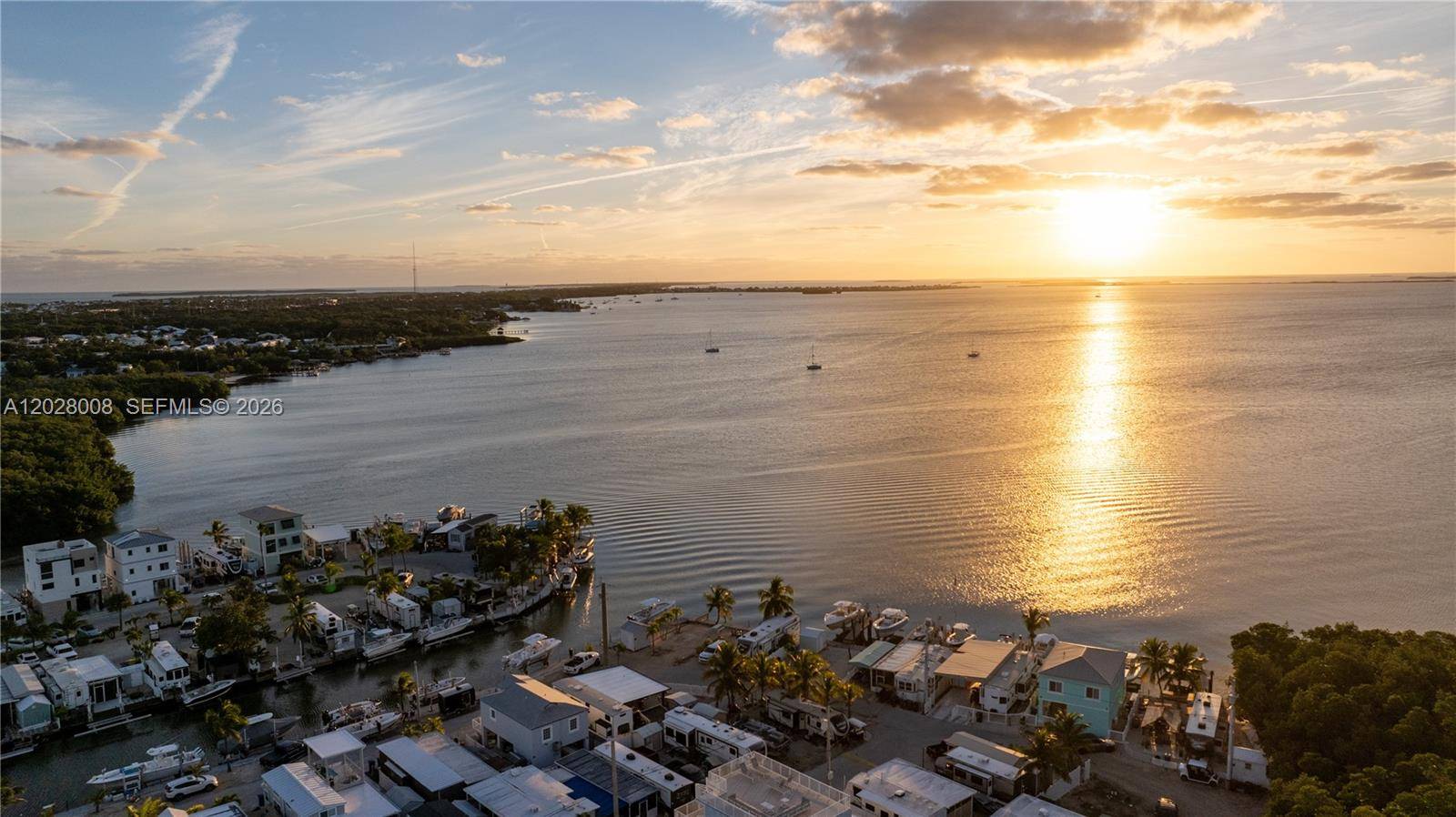 325 Calusa StreetKey Largo - picture