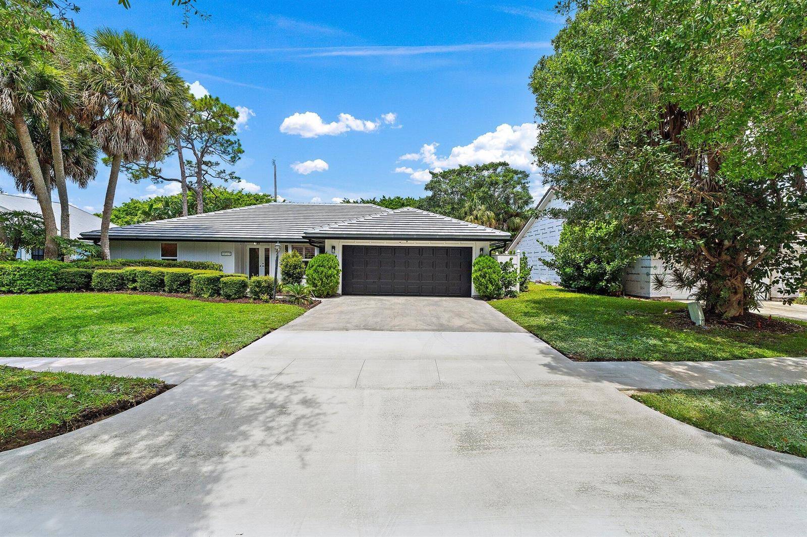 18169 Lake BendJupiter - picture