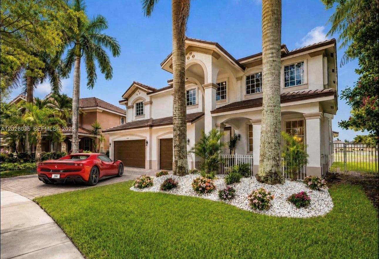 1088 Skylark DrWeston - picture