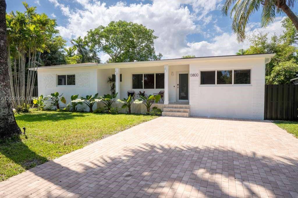 13800 NE 1st AveMiami - picture
