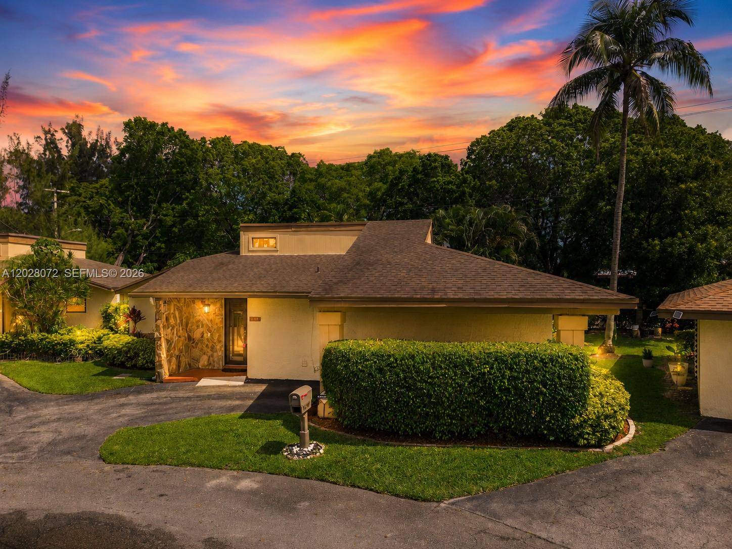 8149 Royal Palm CtTamarac - VILLAS AT WOODMONT TR 73 condo unit 3 - picture