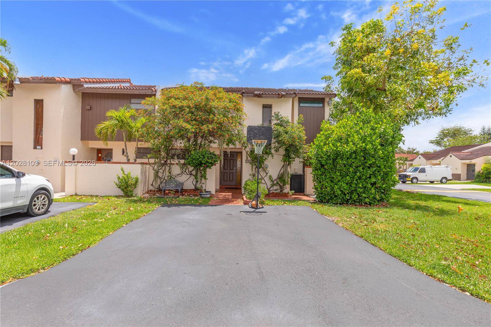 9055 SW 149th PlMiami - picture