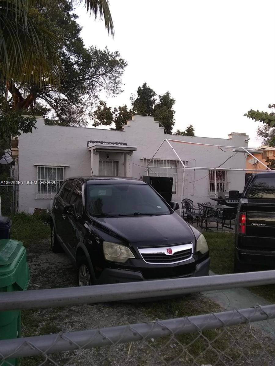 2119 NW 47th TerMiami - picture