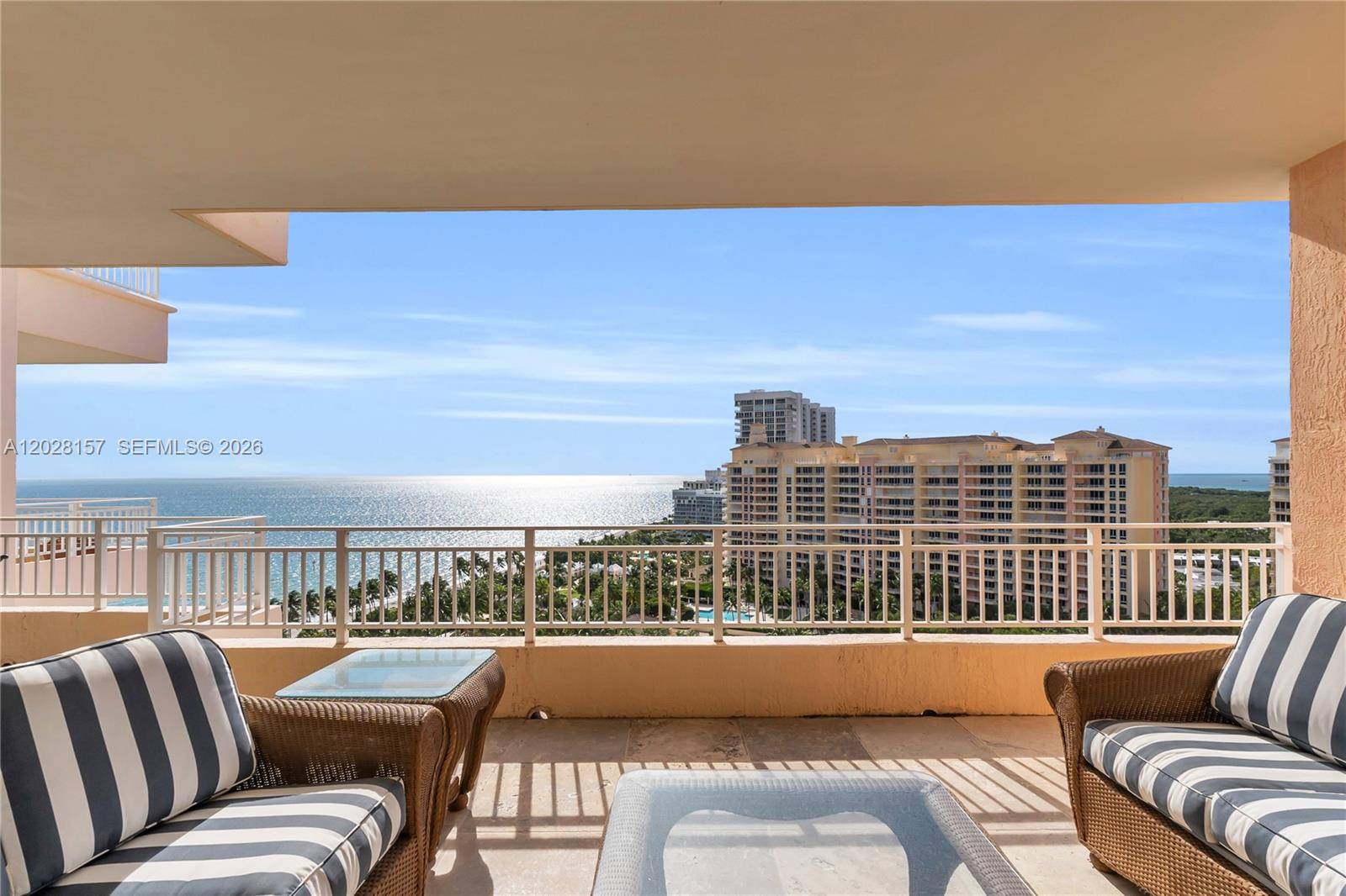 791 Crandon BlvdKey Biscayne - OCEAN TOWER TWO CONDO condo unit PH04 - picture
