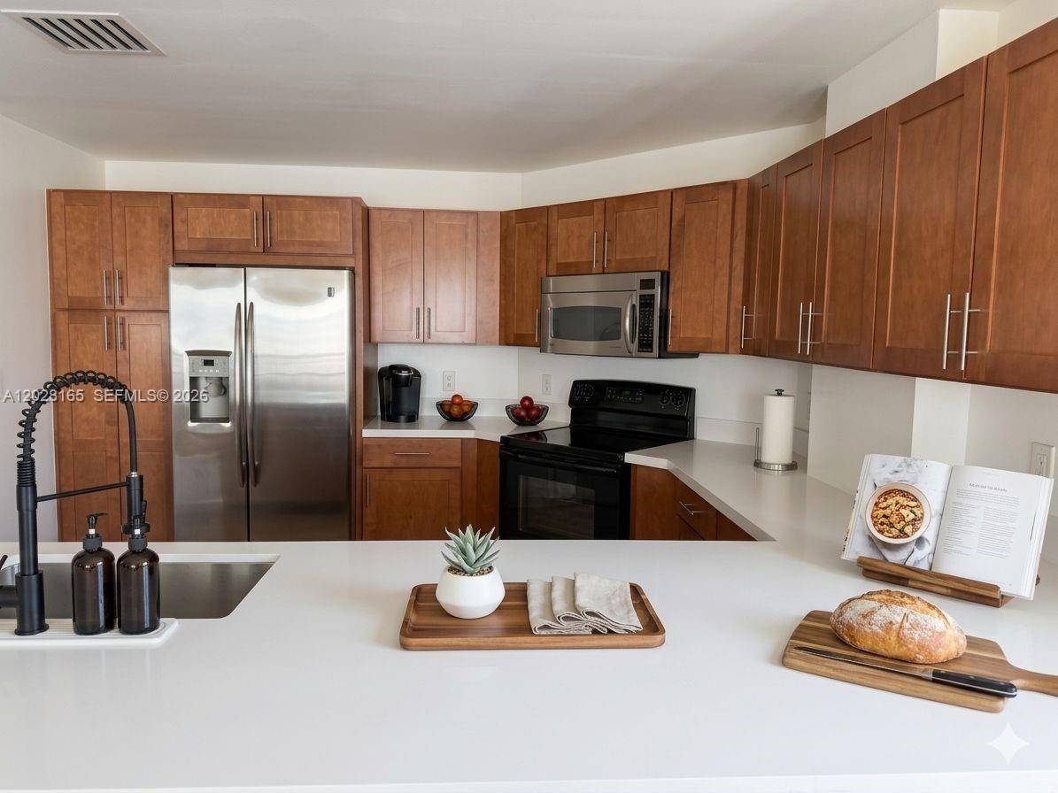 8390 SW 72nd AveMiami - Condo 5+ Stories,Condo condo unit 519 - picture