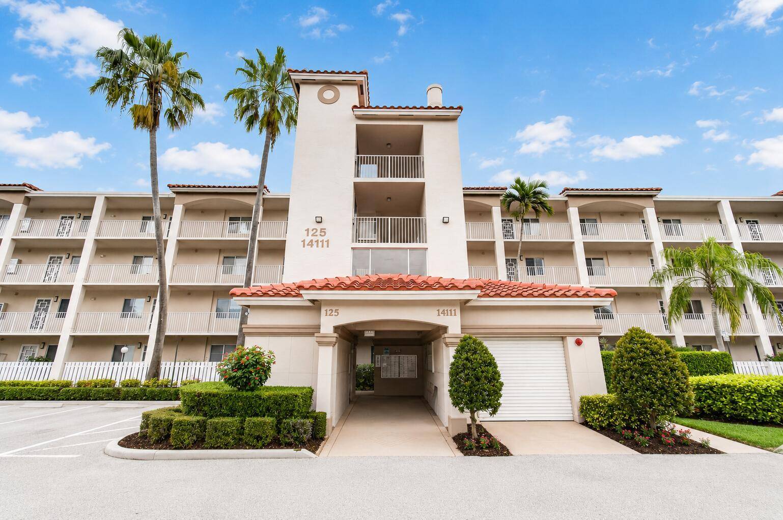 14111 Royal VistaDelray Beach - HUNTINGTON POINTE condo unit 310 - picture