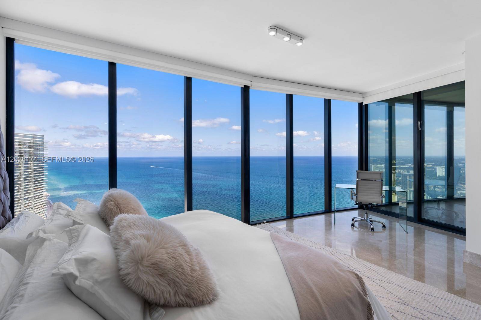 18555 Collins AveSunny Isles Beach - Condo/Co-Op/Annual,Condo condo unit 5105 - picture
