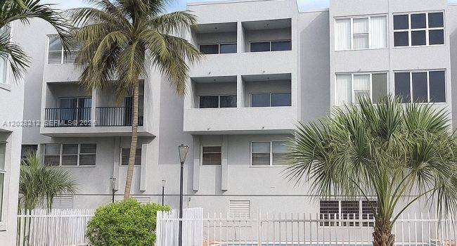 1555 W 44th PlHialeah - ST ANDREWS COURT CONDO condo unit 203 - picture