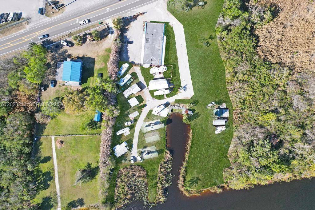 1422 US Highway 441Okeechobee - picture