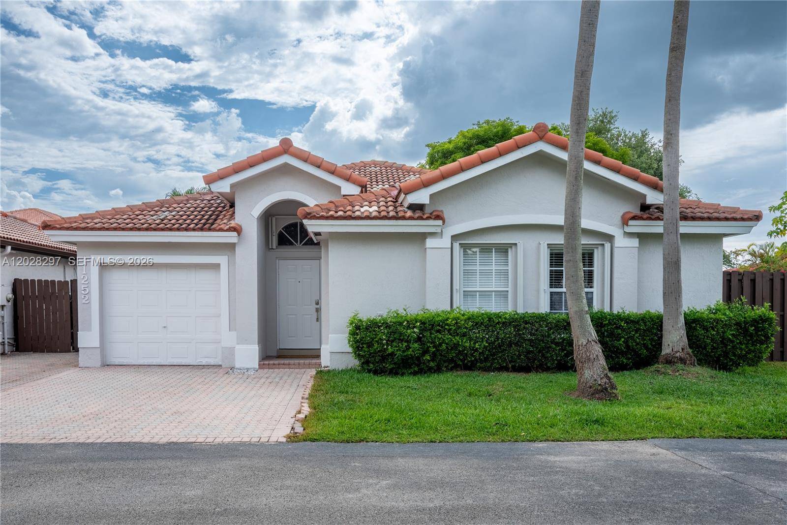 11252 NW 58th TerDoral - picture